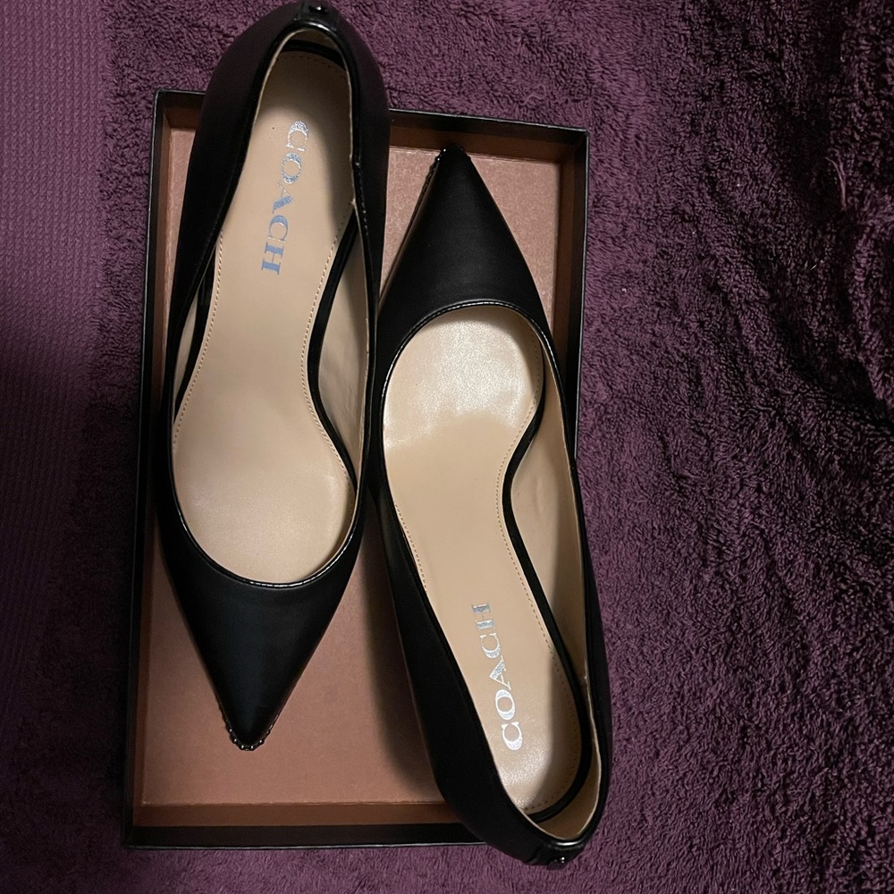 Shoes - Picture 3 of 4